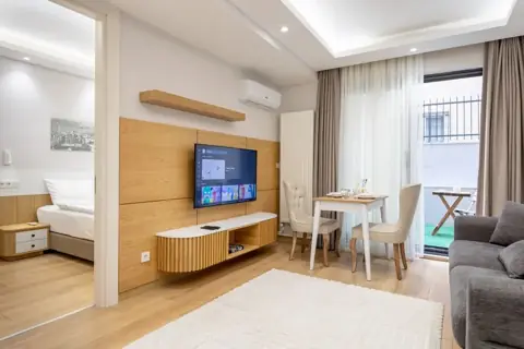 Garden View Apartment — 4